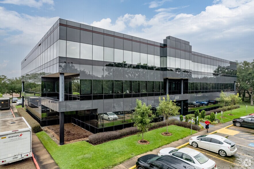 More Photos Of 1331 Gemini St, Houston Office For Lease