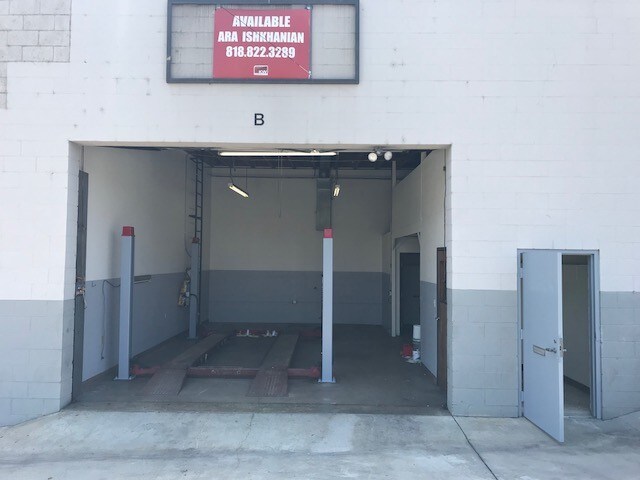 More Photos Of 401-405 S Victory Blvd, Burbank Freestanding For Lease