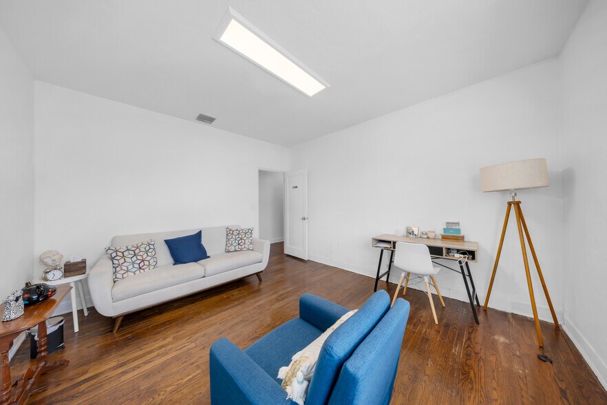 More Photos Of 1267 Coral Way, Miami Storefront Retail Residential For Lease