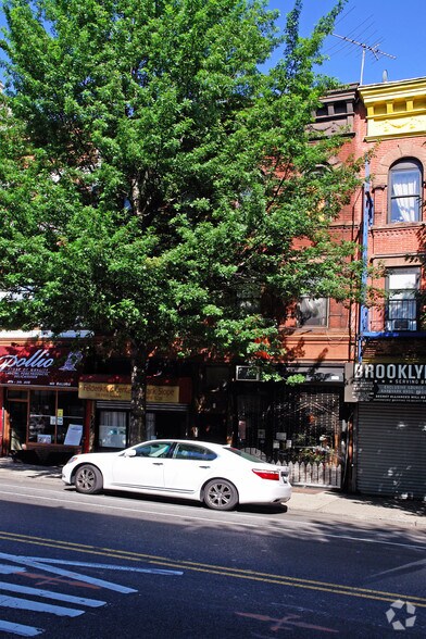 More Photos Of 374 5th Ave, Brooklyn Storefront Retail Residential For Lease