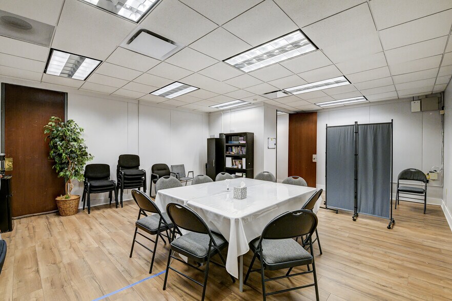 More Photos Of 9635 Southern Pine Blvd, Charlotte Coworking Space