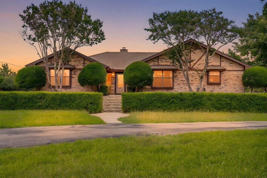 Primary Photo Of 3503 Red Bud Dr, Weatherford Flex For Sale