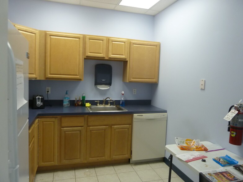 More Photos Of 43 Newburgh Rd, Hackettstown Office For Lease