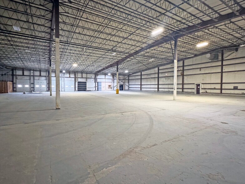 More Photos Of 20 Morin St, Biddeford Warehouse For Sale