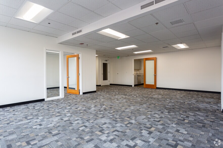 More Photos Of 950 Pacific Ave, Tacoma Office For Sale