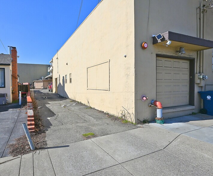 More Photos Of 3121-3161 Castro Valley Blvd, Castro Valley Storefront Retail Office For Sale