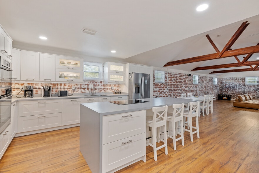 More Photos Of 3100 S Adams St, Tallahassee Flex For Sale