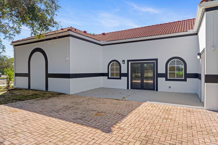 More Photos Of 1120 Village Lakes Blvd, Lehigh Acres Golf Course Driving Range For Lease