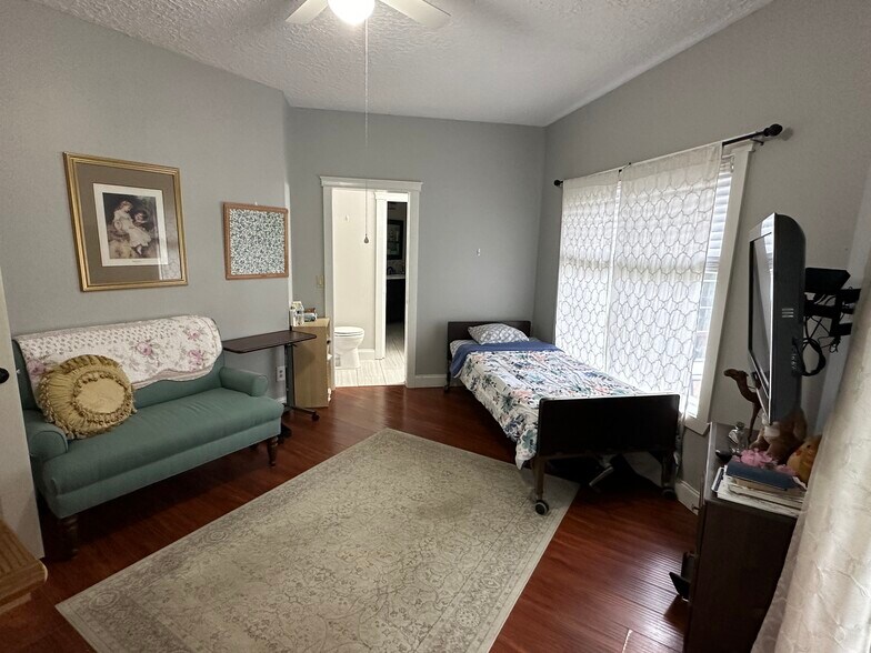 More Photos Of 13013 SE Rivercrest Dr, Vancouver Healthcare For Sale