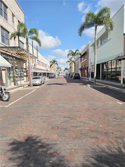 More Photos Of 1531 Hendry St, Fort Myers Loft Creative Space For Sale