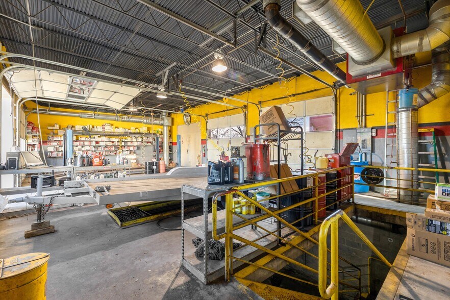 More Photos Of 2155 Trinity Dr, Los Alamos Industrial For Sale