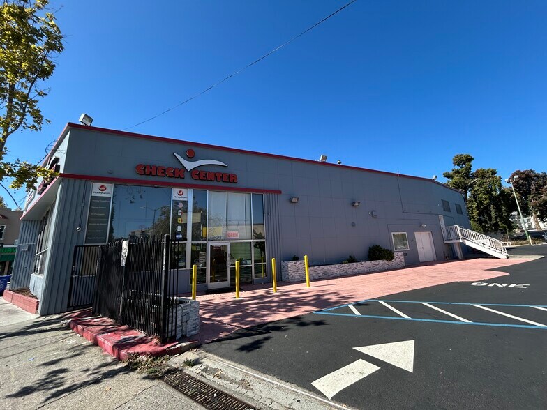 More Photos Of 300 E 18th St, Oakland Freestanding For Sale