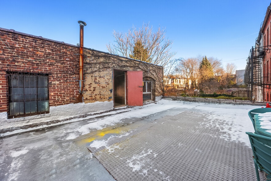 More Photos Of 439-441 11th St, Brooklyn Flex For Sale