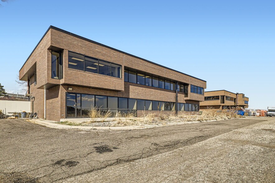 More Photos Of 5932-5934 McIntyre St, Golden Light Manufacturing For Sale