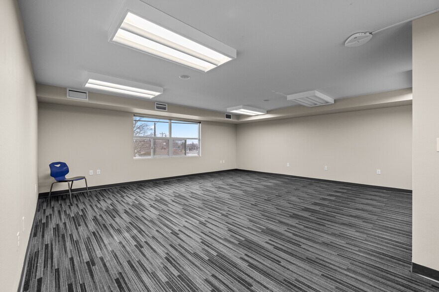 More Photos Of 115 W Wyoming St, Kalispell Warehouse For Sale