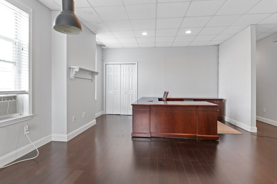 More Photos Of 5500 Harford Rd, Baltimore Freestanding For Sale