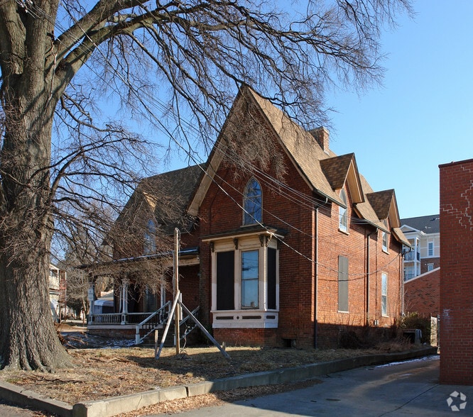 More Photos Of 447 Arlington St, Greensboro Office For Lease