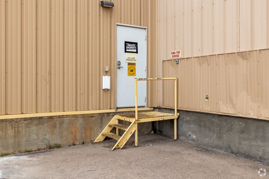 More Photos Of 450 25th St, Greeley Manufacturing For Lease