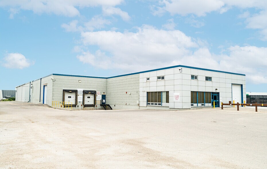 More Photos Of 205 Hutchings St, Winnipeg Manufacturing For Lease