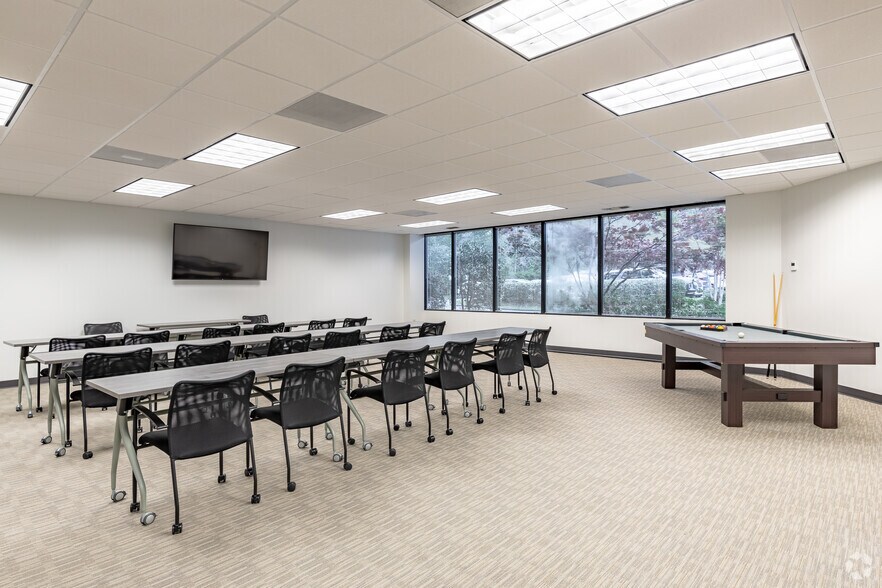 More Photos Of 6445 Powers Ferry Rd NW, Atlanta Unknown For Lease