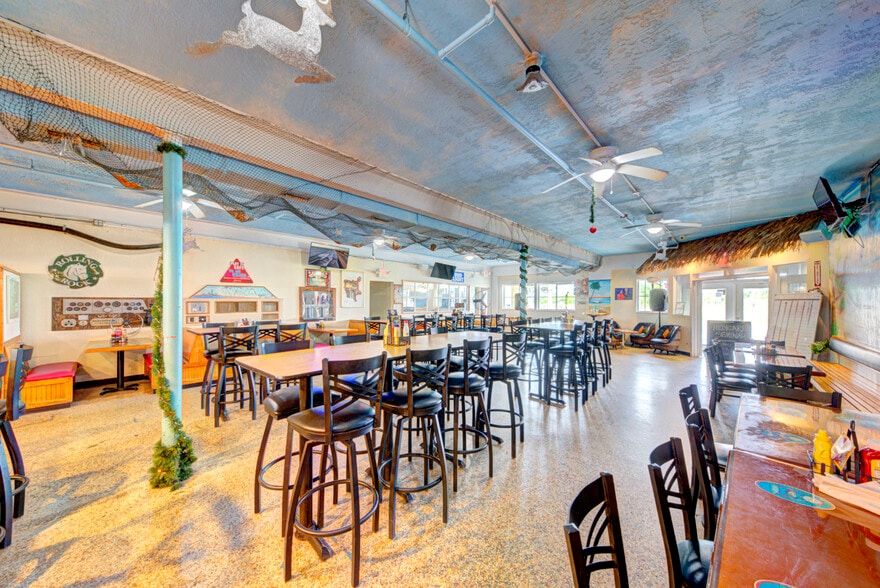More Photos Of 400-408 W Cocoa Beach Cswy, Cocoa Beach Restaurant For Sale