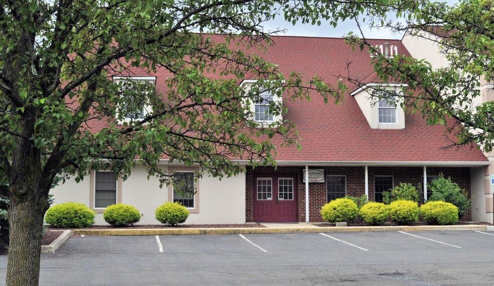 More Photos Of 163 N Rt 130, Bordentown Unknown For Lease