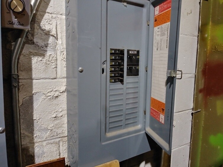 More Photos Of 2246 Industrial Dr, Highland Light Manufacturing For Lease