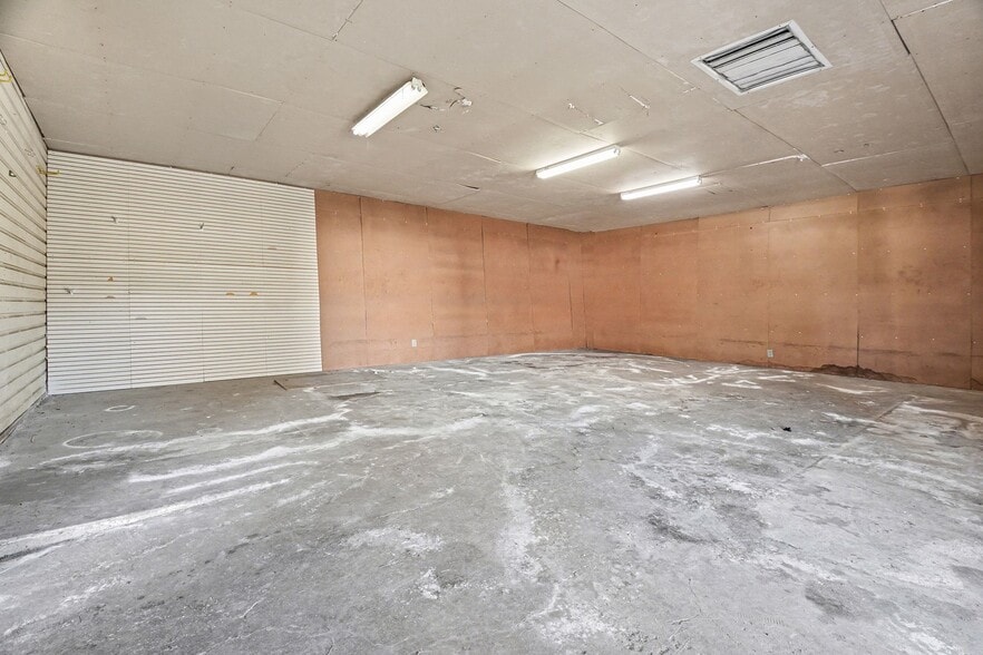 More Photos Of 1004 18th Pl, Plano Office For Lease