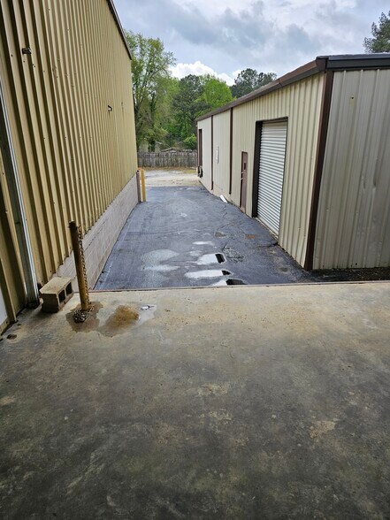 More Photos Of 6221 Monticello Rd, Columbia Warehouse For Lease