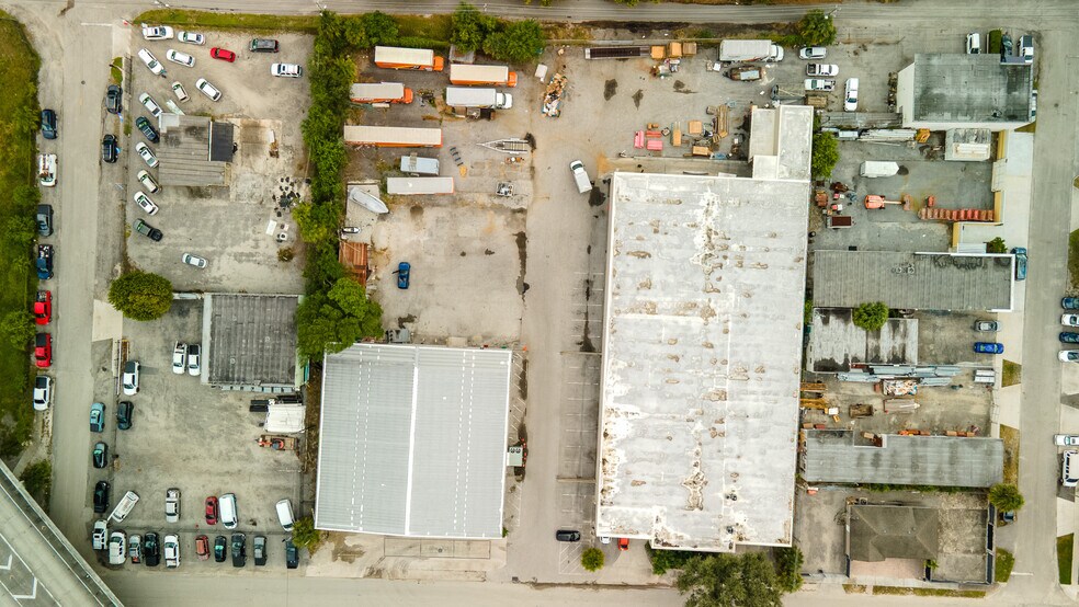 More Photos Of 2902 Tuxedo Ave, West Palm Beach Warehouse For Lease