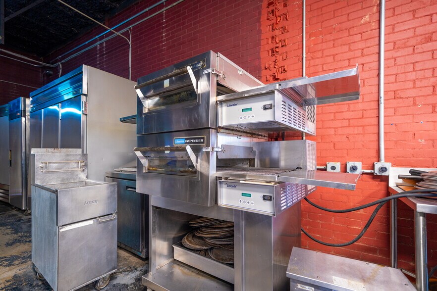 More Photos Of 367 State Highway 155 N, Gilmer Bar For Sale