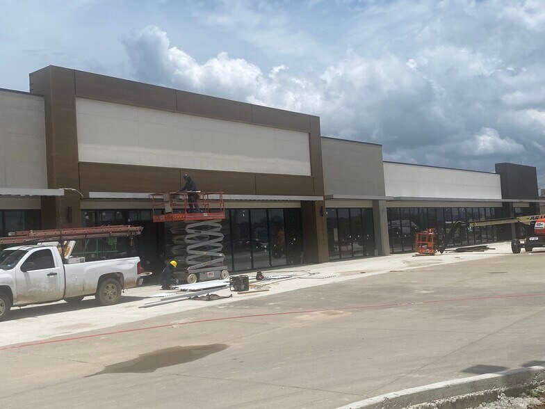 More Photos Of 6820 Farm to Market 2920 Rd, Spring Storefront For Lease