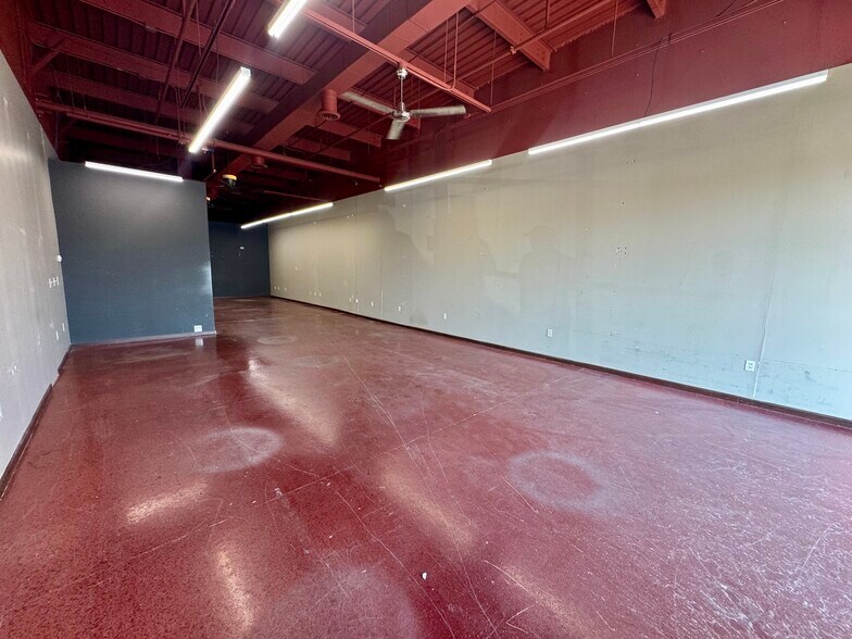 More Photos Of 1929-1961 S Bridge St, Yorkville Unknown For Lease