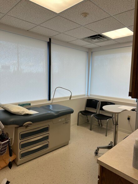 More Photos Of 639 Metacom Ave, Warren Medical For Sale