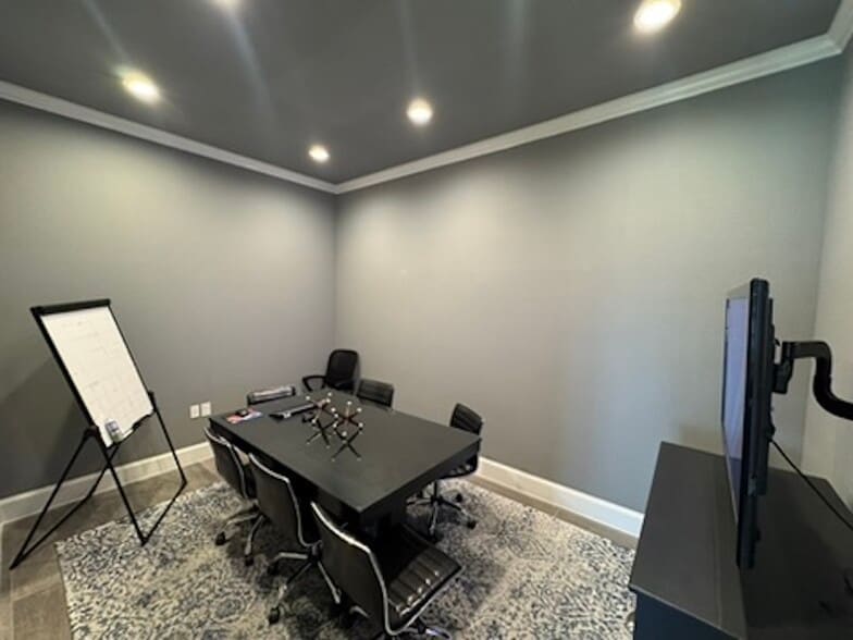 More Photos Of 114 Park Place Blvd, Waxahachie Office For Lease