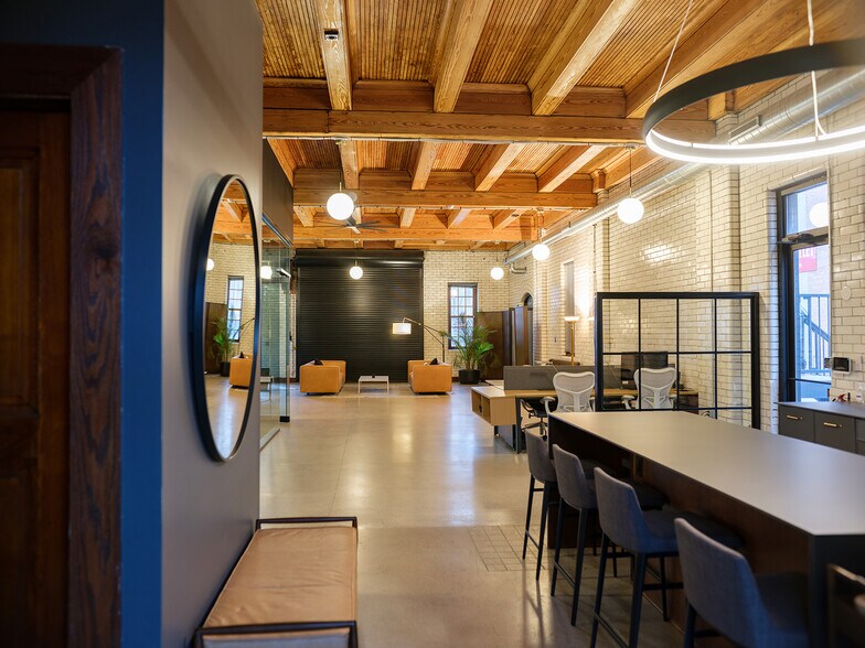 More Photos Of 1625 W Lafayette Blvd, Detroit Office For Lease