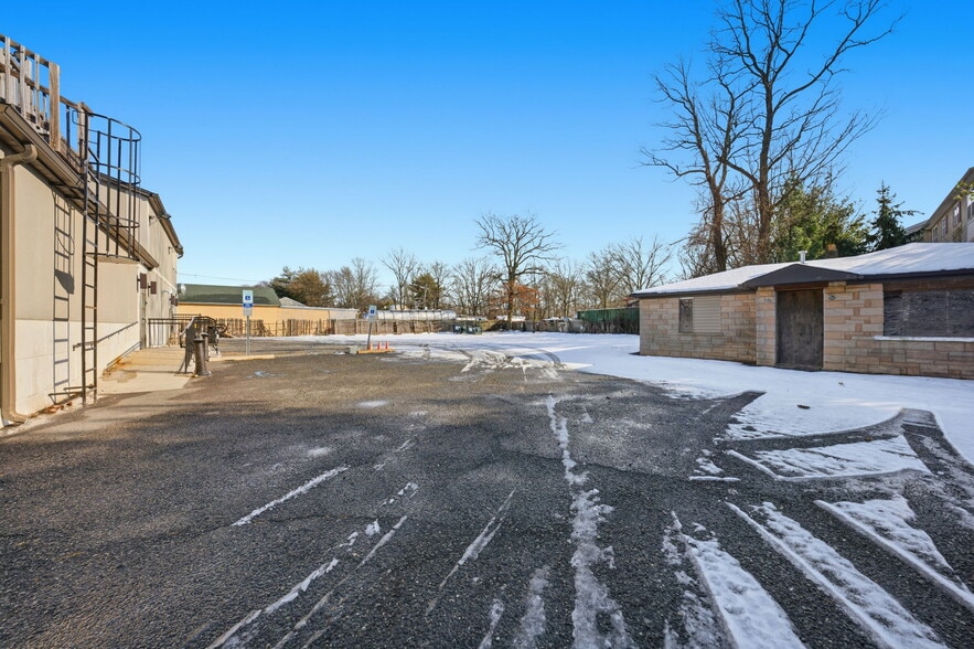 More Photos Of 238 Highway 34, Old Bridge Storefront Retail Residential For Sale