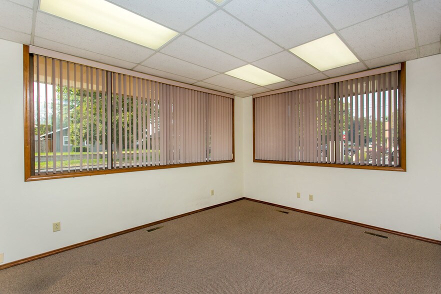 More Photos Of 100 N Fruitland St, Kennewick Office For Lease