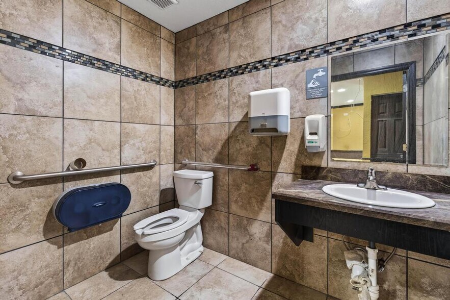 More Photos Of 102 Phillips Dairy Rd, Palatka Restaurant For Sale