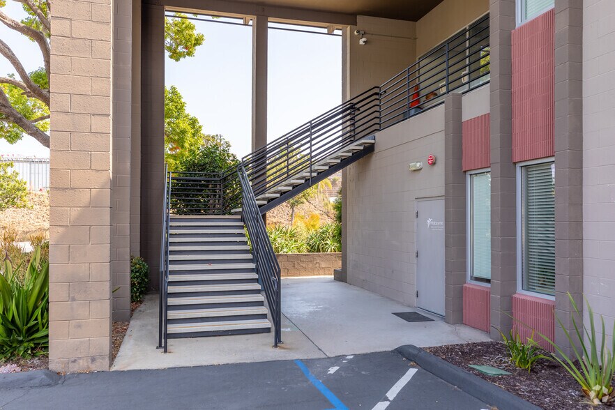 More Photos Of 11436 Sorrento Valley Rd, San Diego Office For Lease