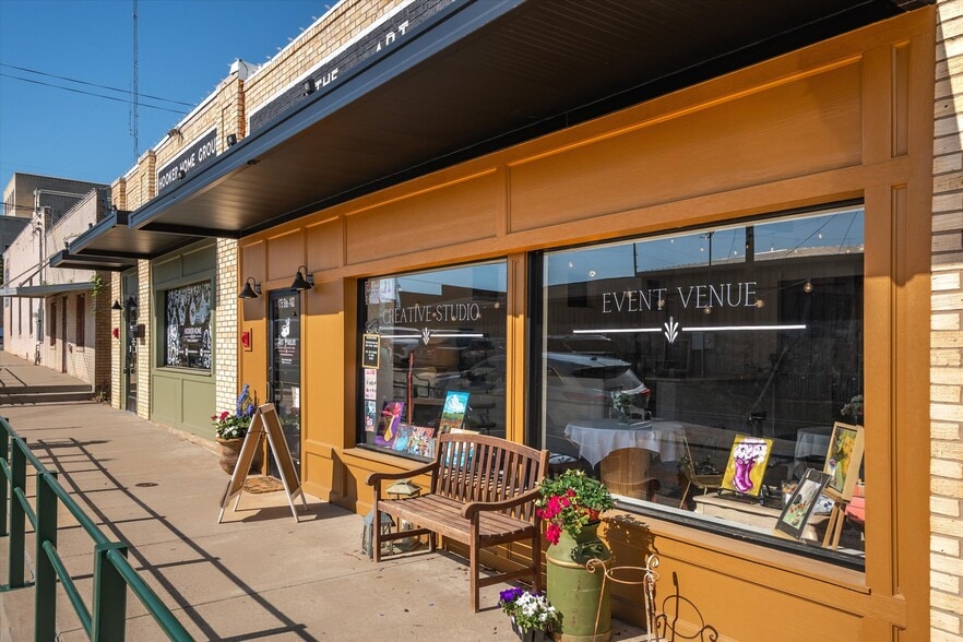 More Photos Of 175 N Capitol St, Canton General Retail For Sale