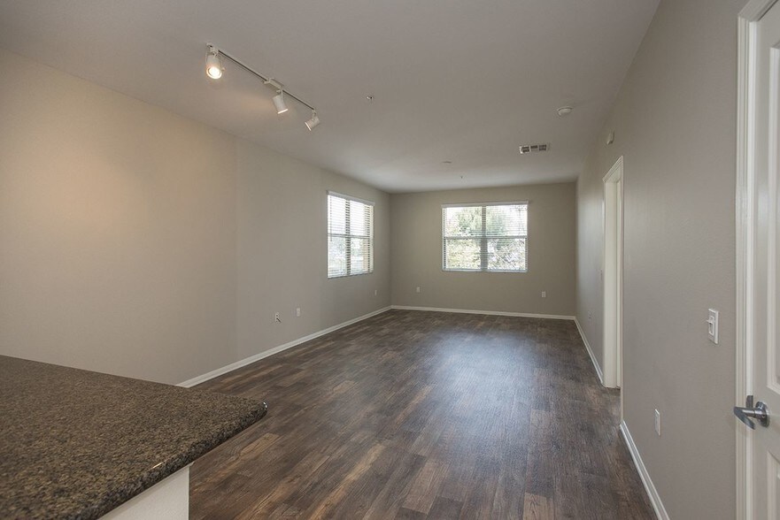 More Photos Of 700 S Myrtle Ave, Monrovia Apartments For Lease