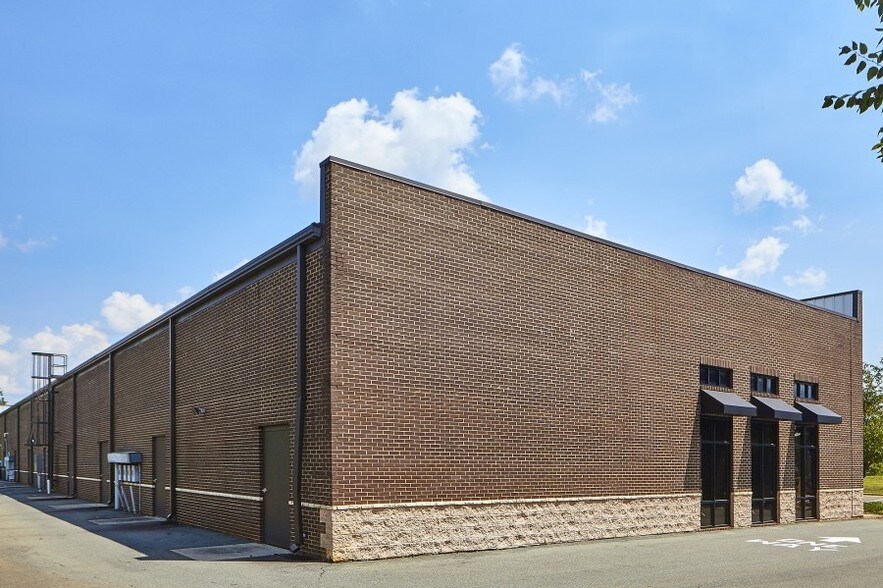 More Photos Of 90 Cape Fear Dr, Whitsett Storefront For Sale