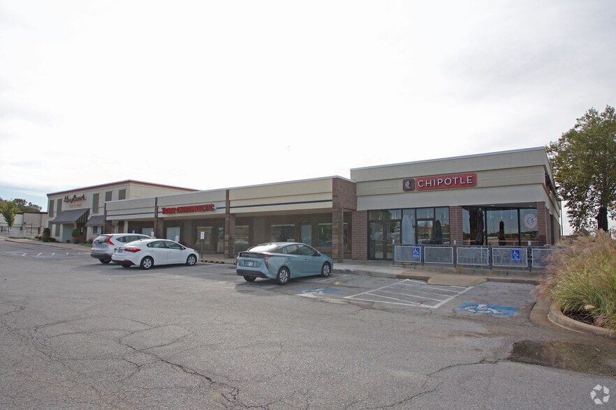 More Photos Of 6863-6879 W 91st St, Overland Park Unknown For Lease