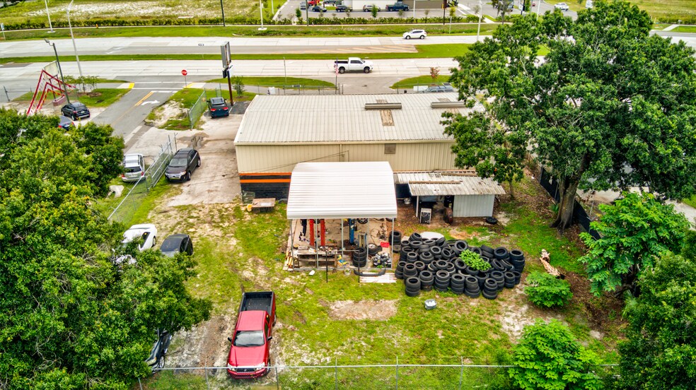 More Photos Of 2016 W Memorial Blvd, Lakeland Auto Repair For Sale