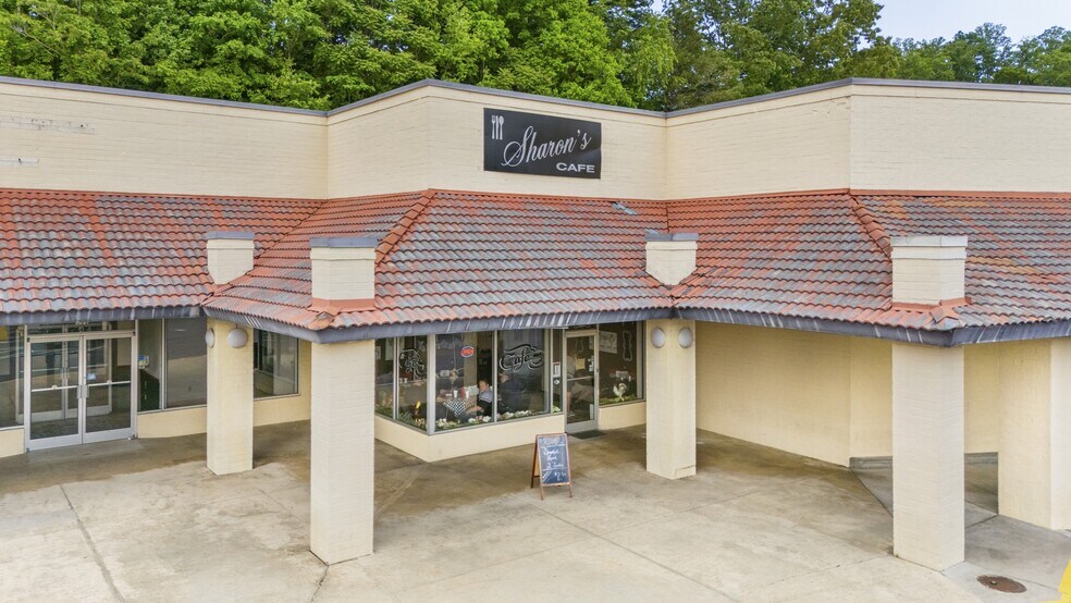 More Photos Of 500 N Main St, Marion Unknown For Lease