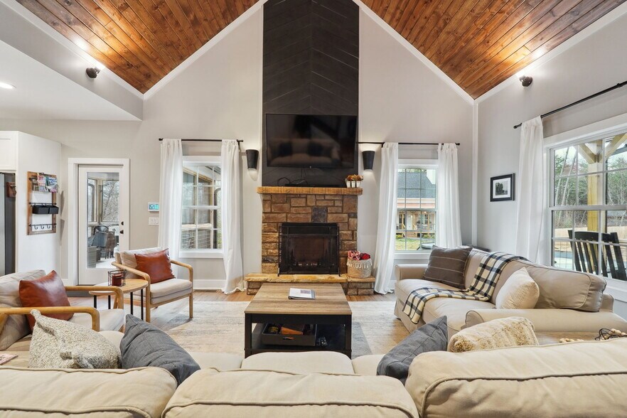 More Photos Of 1300 Preacher Campbell Rd, Clarkesville Multifamily For Sale