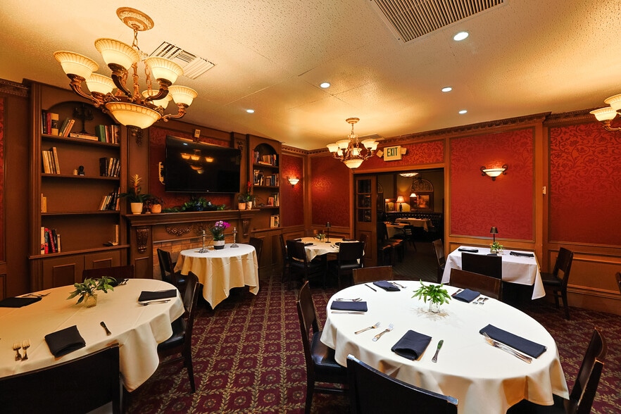 More Photos Of 4557 Sherman Oaks Ave, Sherman Oaks Restaurant For Lease
