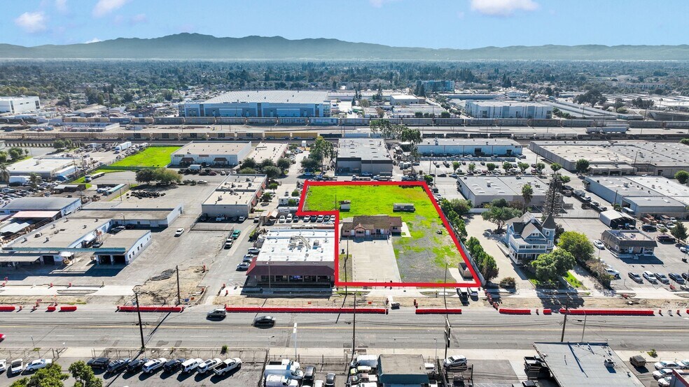 More Photos Of 943 W Holt Blvd, Ontario General Retail For Sale