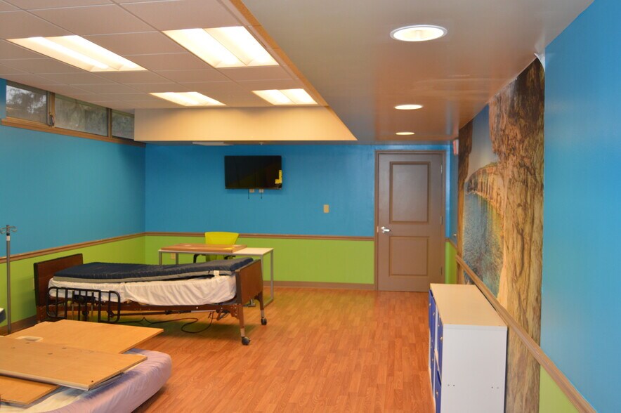 More Photos Of 2020 Flamingo Dr, Bartow Medical For Sale